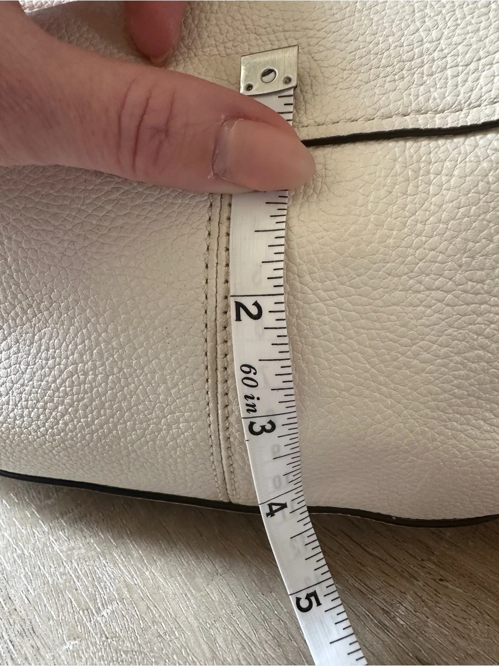 Coach Cream Turnlock Pebbled Leather Shoulder Hobo Bag with Gold Hardware + Tag